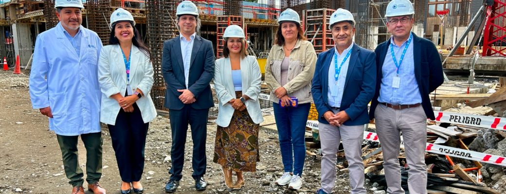 Alcaldesa visita Clínica Costanera